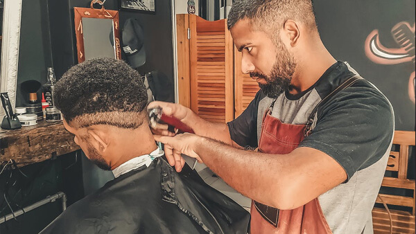 You are currently viewing A Timeless Journey through the Evolution, Artistry, and Community of Barbershops